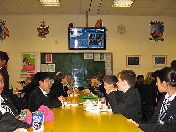 mesa del comedor del colegio